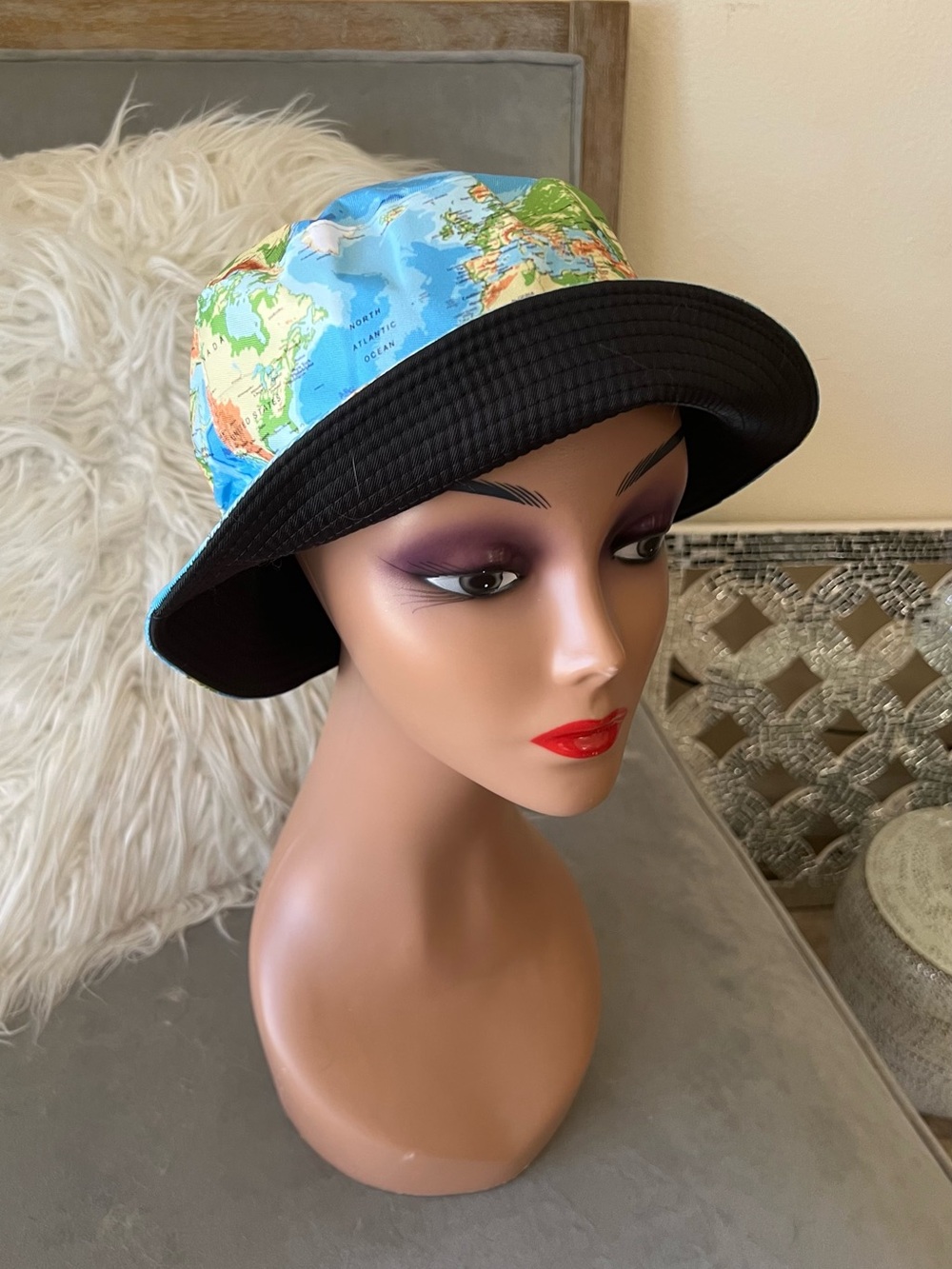 👓🐠🌟🌎NWOT Reversible World Map Bucket Hat - Picture 3 of 5